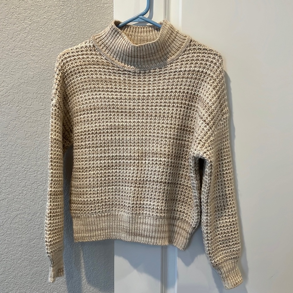 Gap mock neck sweater size S cream